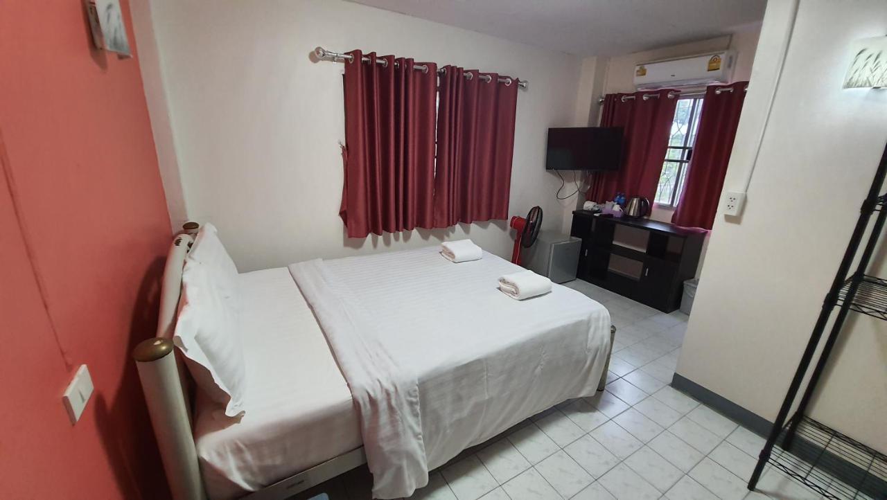 D.D. Inn Beach Guesthouse Pattaya Exterior foto