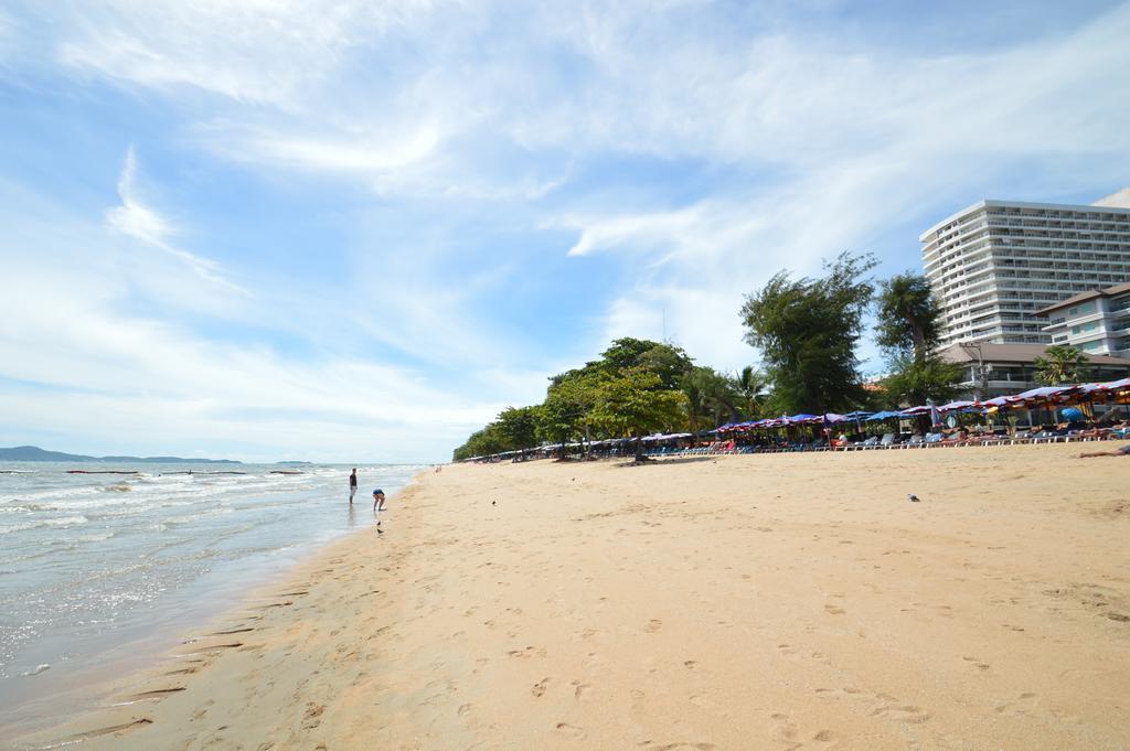 D.D. Inn Beach Guesthouse Pattaya Exterior foto